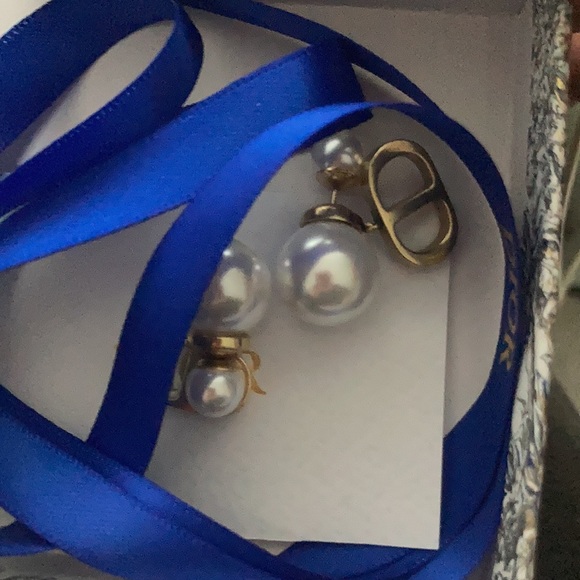 Gold Finish Dior Gold Earrings - Picture 5 of 5